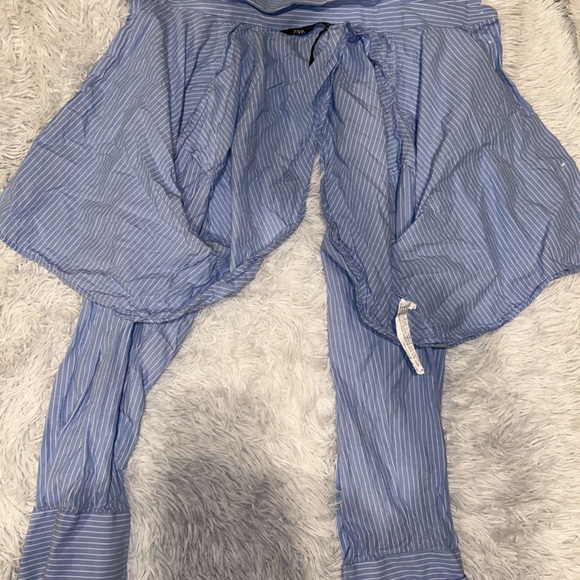 Cropped long sleeve button down - Picture 2 of 4